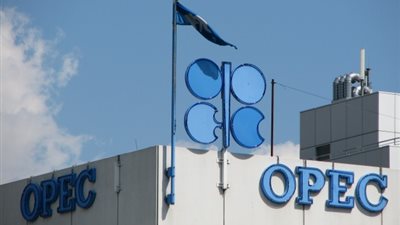 وزير روسي:موسكو ستحذو حذو أوبك في عدم خفض انتاج النفط 