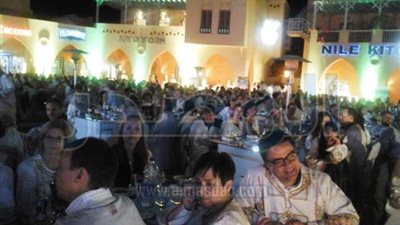 بالصور الالمان ارتدوا الزى الفرعوني بالغردقة