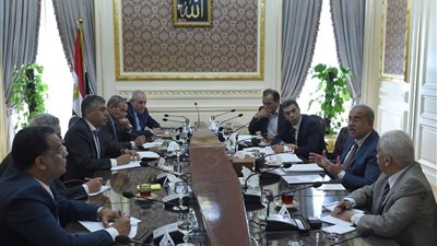 رئيس الوزراء: الإعلان عن حركة المحافظين قريبا