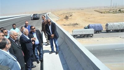 وزير النقل: الانتهاء من أعمال طريق 