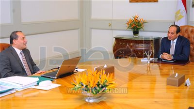 السيسي يستعرض الموقف التنفيذي لقرية الأمل وتسليم الأراضي للخريجين