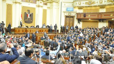 مجلس النواب يقر قانون تغليظ العقوبة على المحلات المخالفة 