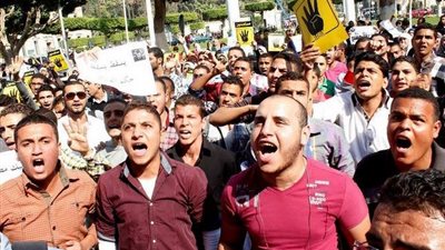 مسيرة لطلاب الإخوان بـ