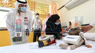بالصور : وفد امارتى يتبرع لمستشفى سرطان الأطفال 57357