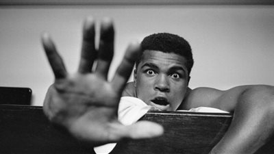 مزاد لبيع رسالة الملاكم العالمي محمد علي عن اعتناقه للإسلام