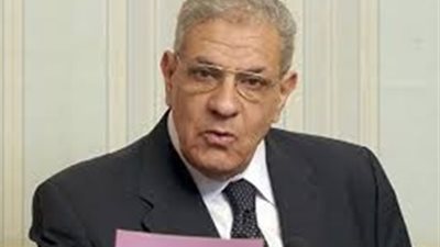 محلب يتفقد مصنع جلوبال للادوية وCPC للتطوير الصناعى بـ 6 أكتوبر