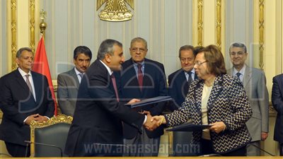 بالصور:توقيع اتفاقية قرض من الصندوق الكويتي بـ 30 مليون دينار