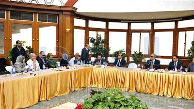 الحكومة :  توفير 64 وحدة سكنية لاسر الشهداء والمصابين 