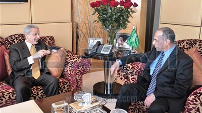 السفير السعودى بالقاهرة يلتقي وزير العدل المصرى
