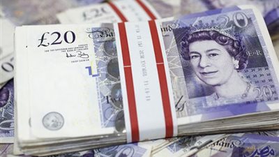 الإسترليني يقترب من أعلى مستوى في 3 أسابيع