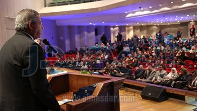 عبد العزيز: الشباب المصرى  مثقف أكثر من الشباب الأمريكى آلاف المرات