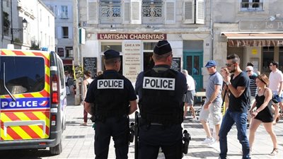 فرنسا تبعد مغربيين شكّلا 