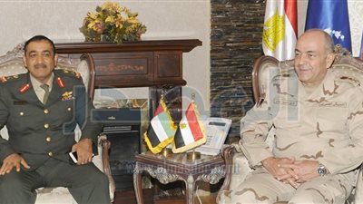 الفريق محمود حجازى يستقبل وفد عسكرى إماراتى