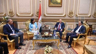 لجنة إتصالات 