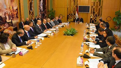 صور: وزير الخارجية يجتمع مع السفراء الجدد المنقولين إلى الخارج