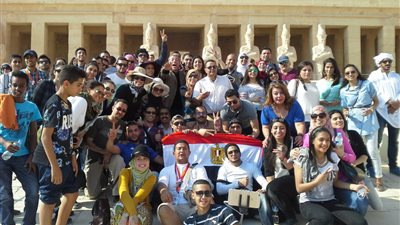 معالم الأقصرالأثرية تستقبل أبناء الجاليات المصرية بالخارج 
