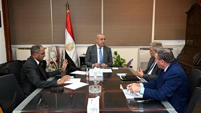 وزير الإسكان: نسعى لتوطين التكنولوجيا الحديثة بمحطات تحلية المياه