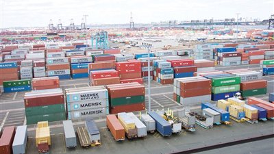 تحصيل 3.9 مليار جنيه ضرائب ورسوم بجمارك السويس خلال يونيو الماضي