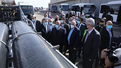 وزير النقل يتفقد مصنع «GB POLO» للأتوبيسات في العين السخنة