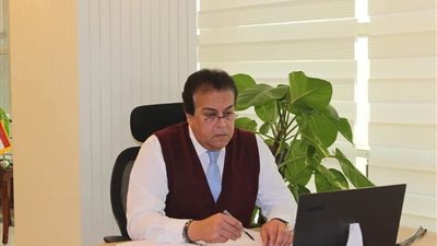 «عبد الغفار» يعتمد نظام القبول الإلكتروني بالجامعات الخاصة والأهلية