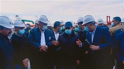 «الملا» يتفقد المشروعات البترولية الاستراتيجية الجديدة بالسويس