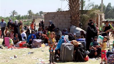 بالفيديو.. فرار نحو 25 ألفا من الرمادي بعد هجوم تنظيم 