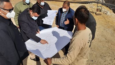 رئيس جهاز 6 أكتوبر يتفقد مشروعات الخدمات والطرق في المدينة