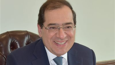 وزير البترول: الوصول إلى 800 محطة لتموين السيارات بالغاز الطبيعي