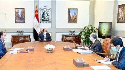 السيسى يوجه بتطوير البنية الأساسية الكهربائية في قرى الريف المصري