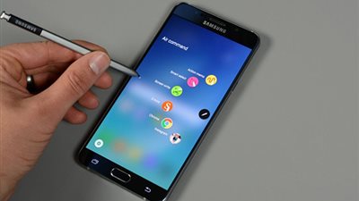 4 سلبيات في جالاكسي إس 8 تجعل آيفون أفضل