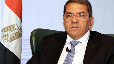 وزير المالية يصدر قرارا باعتماد فروق تدبير العملة الأجنبية لعام 2016