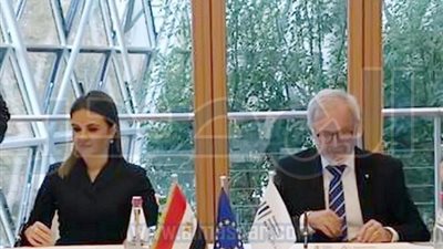 مصر وبنك الاستثمارالأوروبى يوقعان اتفاقاً بـ 214 مليون يورو لحل مشكلة مصرف 