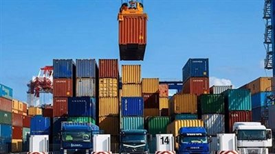 تداول 22 سفينة حاويات وبضائع عامة بموانئ بورسعيد