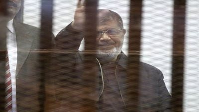 تأجيل محاكمة مرسي و 10 آخرين في قضية التخابر مع قطر إلى الغد