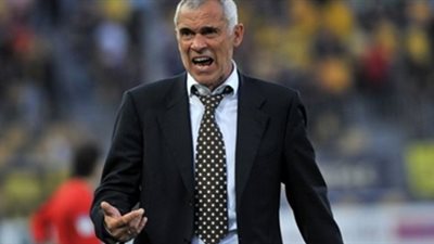 كوبر: أقدر الظروف الصعبة وفض معسكر المنتخب لمصلحة الأندية