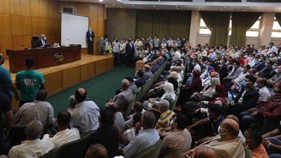 الوزير: توجيهات رئاسية بالدعم الكامل للعاملين بقطاع النقل