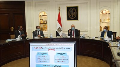 الجزار يتابع توصيل خدمات الصرف الصحي ضمن مبادرة «حياة كريمة»