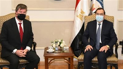 مصر تبحث التعاون مع بلجيكا لتطوير الموانئ البترولية