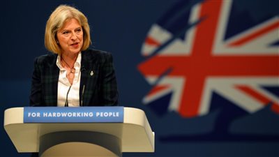 وزيرة الداخلية البريطانية تؤكد حاجة بلادها إلى البقاء في الاتحاد الأوروبي