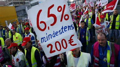 بالفيديو.. سائقو القطارات في ألمانيا يصرون على مواصلة الإضراب