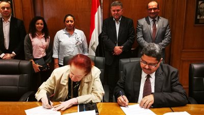 «قطاع الأعمال» ترعى تحويل مصنع غزل مغلق بالفيوم إلى مجمع للملابس الجاهزة