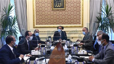 رئيس الوزراء يتابع موقف تقنين أوضاع اليد على أراضي الدولة