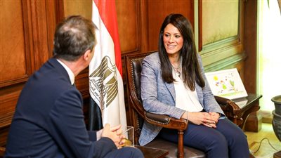 وزيرة التعاون الدولي تلتقي مدير الوكالة الفرنسية في مصر 