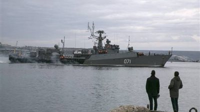 السلطات الروسية تحتجز سفينة صيد أوكرانية في القرم