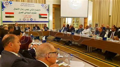 وزير الصناعة: ندرس تنفيذ مشروعات 