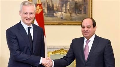 السيسي يؤكد التطلع لزيادة الاستثمارات الفرنسية فى مصر