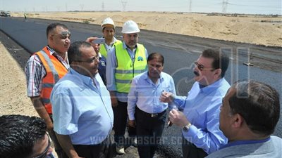 بالصور ..وزير 