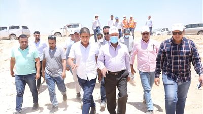 «الوزير» يتابع تنفيذ أعمال الخط الأول بشبكة القطار الكهربائي السريع