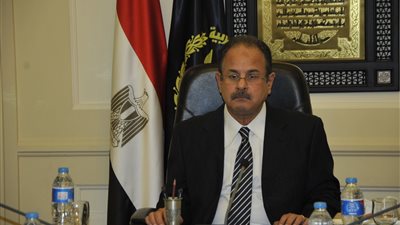 الداخلية: إحالة ضابط الشرطة المتهم بإطلاق النار على سائق للنيابة