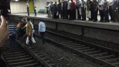 مصرع شاب سقط أسفل عجلات مترو الأنفاق